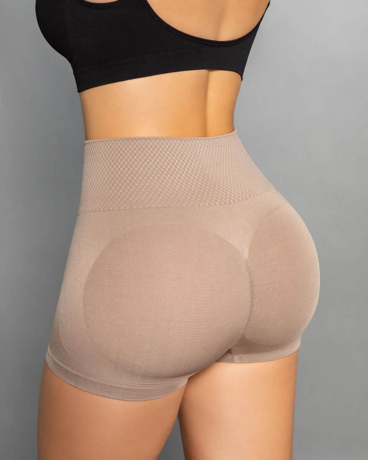 Panty faja levanta cola