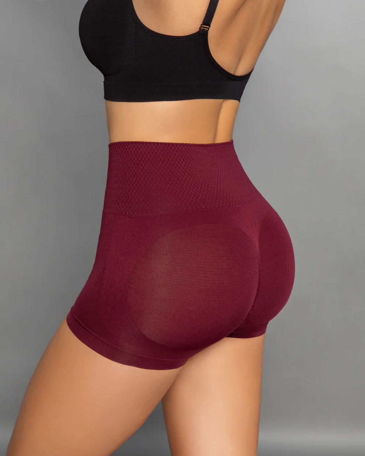 Panty faja levanta cola